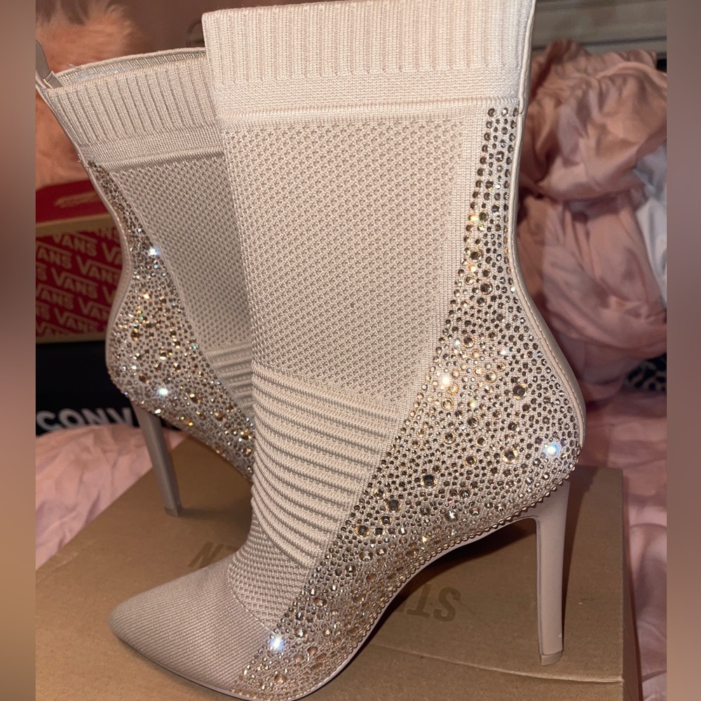 Steve Madden Maxwelle Blush Booties